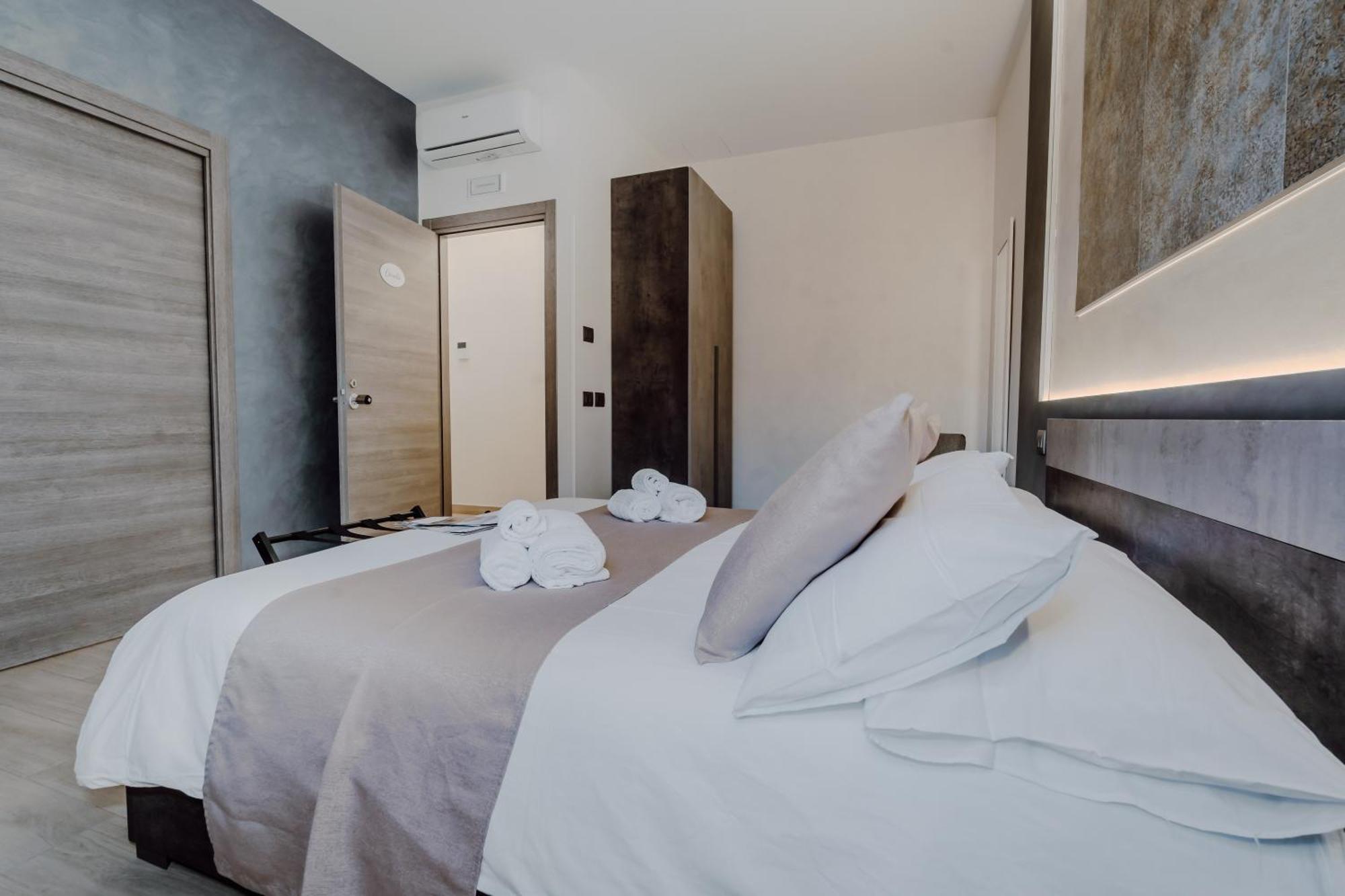 Hotel Domus Aeterna - Re Di Roma Extérieur photo