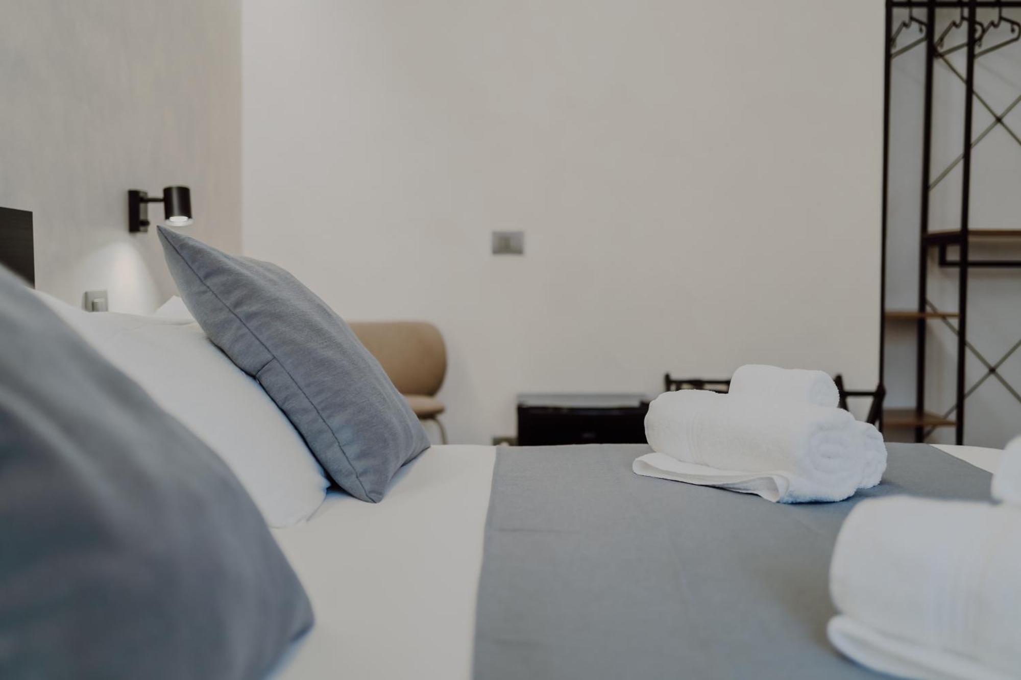 Hotel Domus Aeterna - Re Di Roma Extérieur photo